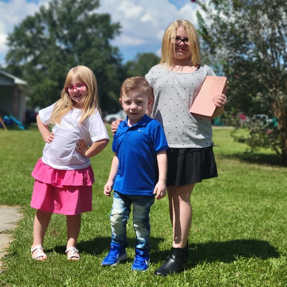 Meet your Posher, Michelle - Picture 1 of 1